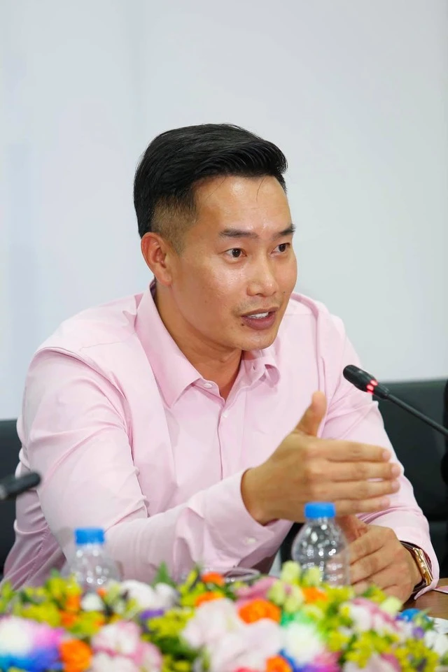 Nam MC SN 1975 từng dẫn Đường Lên Đỉnh Olympia tốt nghiệp trường Báo, bước chân vào nghề vì thần tượng Lại Văn Sâm Nam MC SN 1975 từng dẫn Đường Lên Đỉnh Olympia tốt nghiệp trường Báo, bước chân vào nghề vì thần tượng Lại Văn Sâm