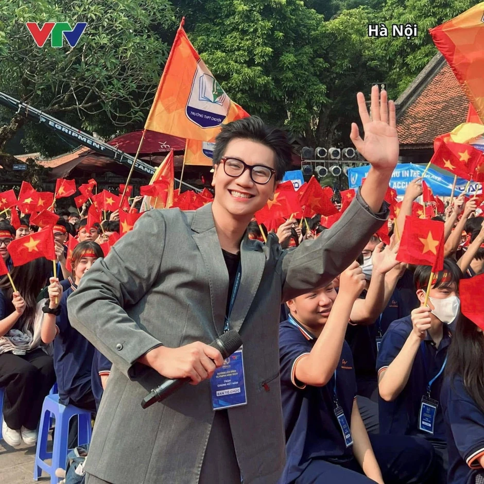 Nam MC SN 1991 từng dẫn Đường Lên Đỉnh Olympia là bí thư đoàn trường, từ Gia Lai ra Hà Nội học lớp 12, tốt nghiệp trường Báo Nam MC SN 1991 từng dẫn Đường Lên Đỉnh Olympia là bí thư đoàn trường, từ Gia Lai ra Hà Nội học lớp 12, tốt nghiệp trường Báo