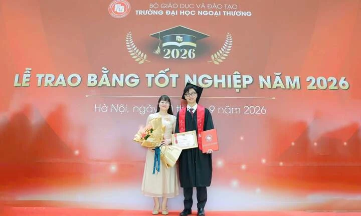 Nam sinh tốt nghiệp Xuất sắc Đại học Ngoại thương, 5 kỳ liên tiếp nhận học bổng Nam sinh tốt nghiệp Xuất sắc Đại học Ngoại thương, 5 kỳ liên tiếp nhận học bổng