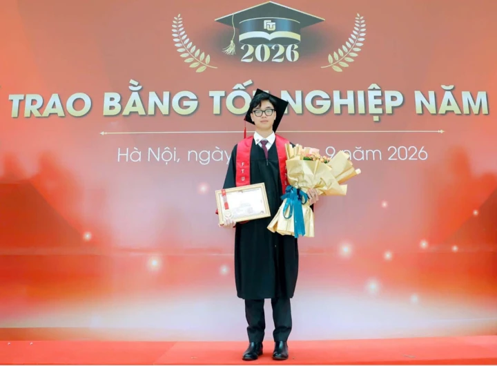 Nam sinh tốt nghiệp Xuất sắc Đại học Ngoại thương, 5 kỳ liên tiếp nhận học bổng Nam sinh tốt nghiệp Xuất sắc Đại học Ngoại thương, 5 kỳ liên tiếp nhận học bổng