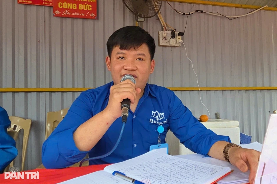 Nam thanh niên bị lầm là giọng nữ tại ngôi đền thiêng Nam thanh niên bị lầm là giọng nữ tại ngôi đền thiêng