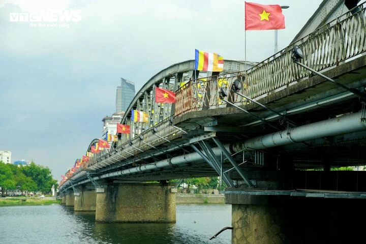 Ngắm cây cầu hơn 125 tuổi là biểu tượng của du lịch Huế trước khi trùng tu Ngắm cây cầu hơn 125 tuổi là biểu tượng của du lịch Huế trước khi trùng tu