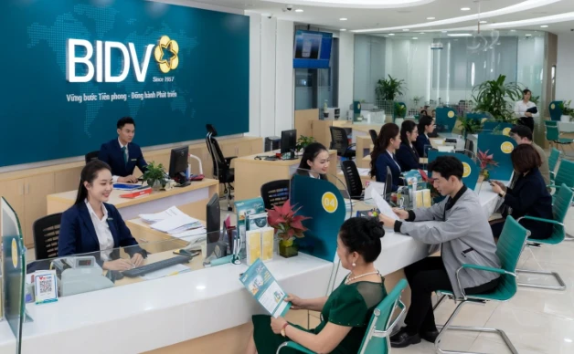 Ngân hàng thông báo khẩn từ 1-4, chủ tài khoản phải dùng tên thật khi chuyển tiền Ngân hàng thông báo khẩn từ 1-4, chủ tài khoản phải dùng tên thật khi chuyển tiền