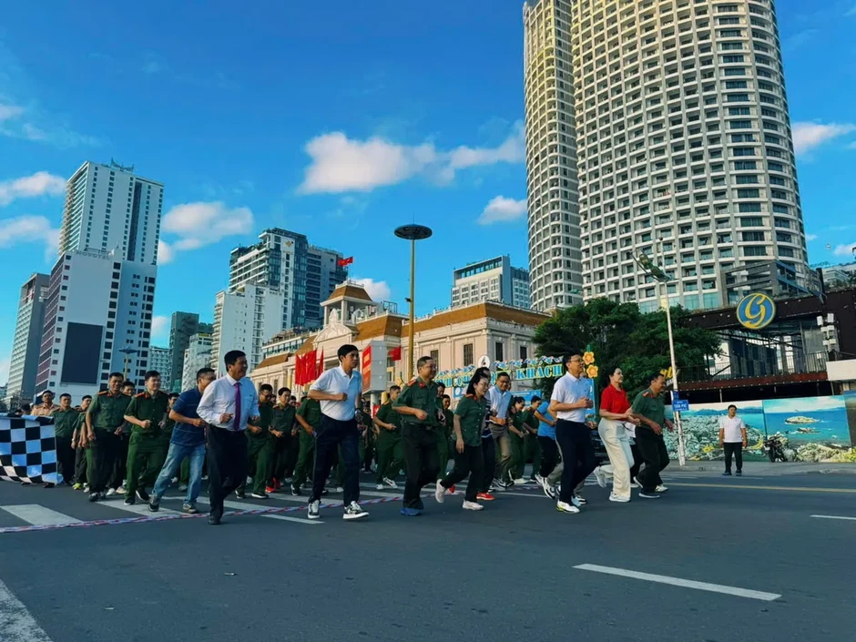Ngày chạy Olympic vì sức khỏe toàn dân thu hút hơn 5.000 người tại Khánh Hòa Ngày chạy Olympic vì sức khỏe toàn dân thu hút hơn 5.000 người tại Khánh Hòa
