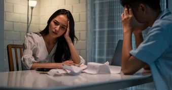 Ngày chuyển vào nhà mới, chồng cũ đến trả cho tôi một chiếc chìa khóa, điều anh nói khiến tôi không đóng nổi cửa