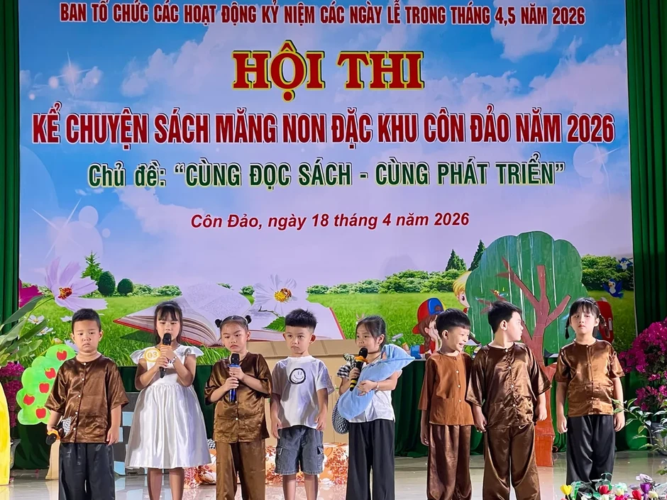 Nghe măng non kể chuyện sách ở đặc khu Côn Đảo Nghe măng non kể chuyện sách ở đặc khu Côn Đảo