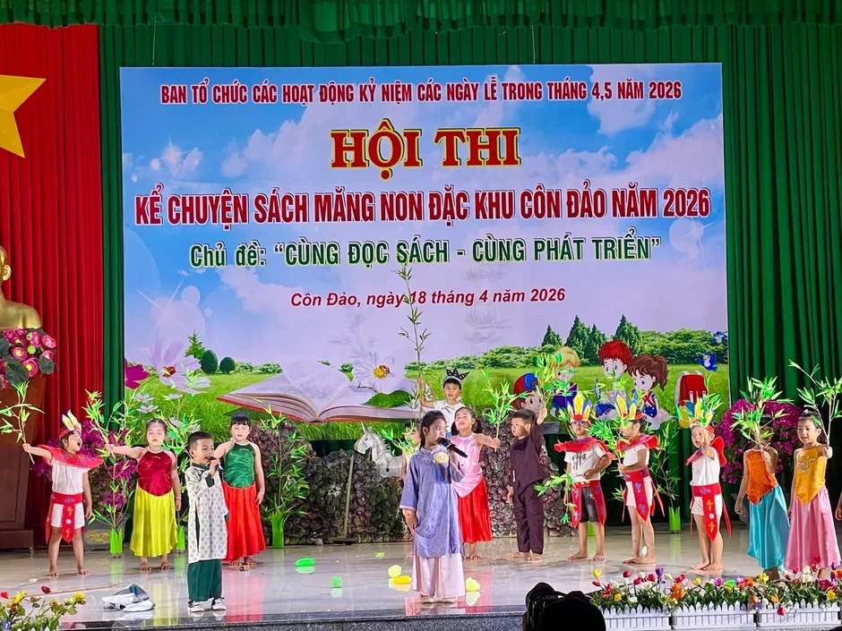 Nghe măng non kể chuyện sách ở đặc khu Côn Đảo Nghe măng non kể chuyện sách ở đặc khu Côn Đảo