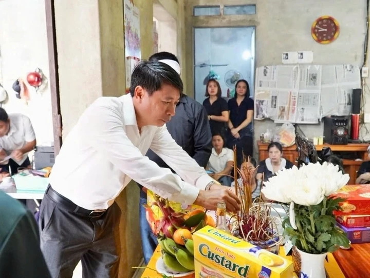 Nghẹn lòng 5 đám tang học sinh đuối nước ở xã nghèo ở Phú Thọ Nghẹn lòng 5 đám tang học sinh đuối nước ở xã nghèo ở Phú Thọ