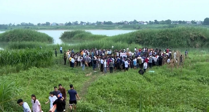 Nghẹn lòng 5 đám tang học sinh đuối nước ở xã nghèo ở Phú Thọ Nghẹn lòng 5 đám tang học sinh đuối nước ở xã nghèo ở Phú Thọ