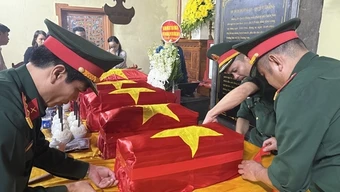 Nghĩa tình Trường Sơn nơi vùng đất gió Lào cát trắng