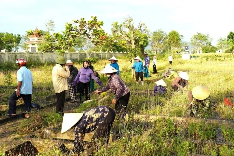 Nghĩa trang 140 ngôi mộ và tấm lòng của những người xa lạ Nghĩa trang 140 ngôi mộ và tấm lòng của những người xa lạ