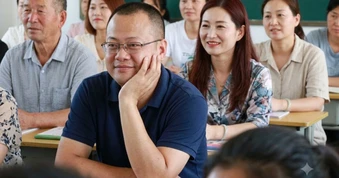Nghịch lý Ban phụ huynh: Bầu không ai nhận, làm không ai phụ nhưng bị các cha mẹ khác trong lớp đòi hỏi như khách hàng trả tiền!