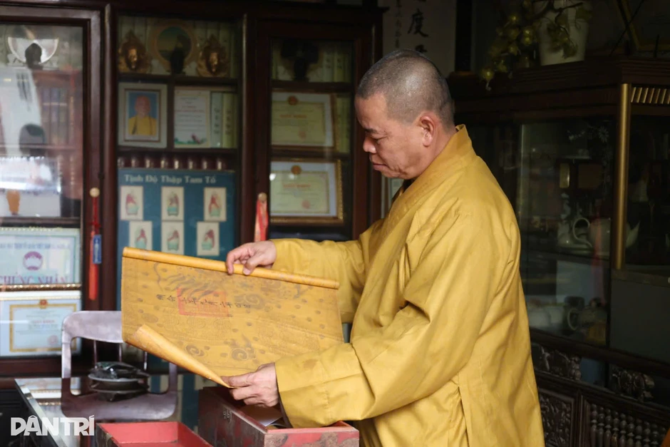 Ngôi chùa hơn 200 năm tuổi bên sông lưu giữ nhiều sắc phong quý giá Ngôi chùa hơn 200 năm tuổi bên sông lưu giữ nhiều sắc phong quý giá
