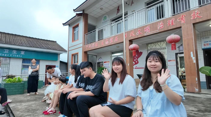 Ngôi làng kỳ lạ, chưa đầy 2.000 dân mà có 33 cặp sinh đôi Ngôi làng kỳ lạ, chưa đầy 2.000 dân mà có 33 cặp sinh đôi
