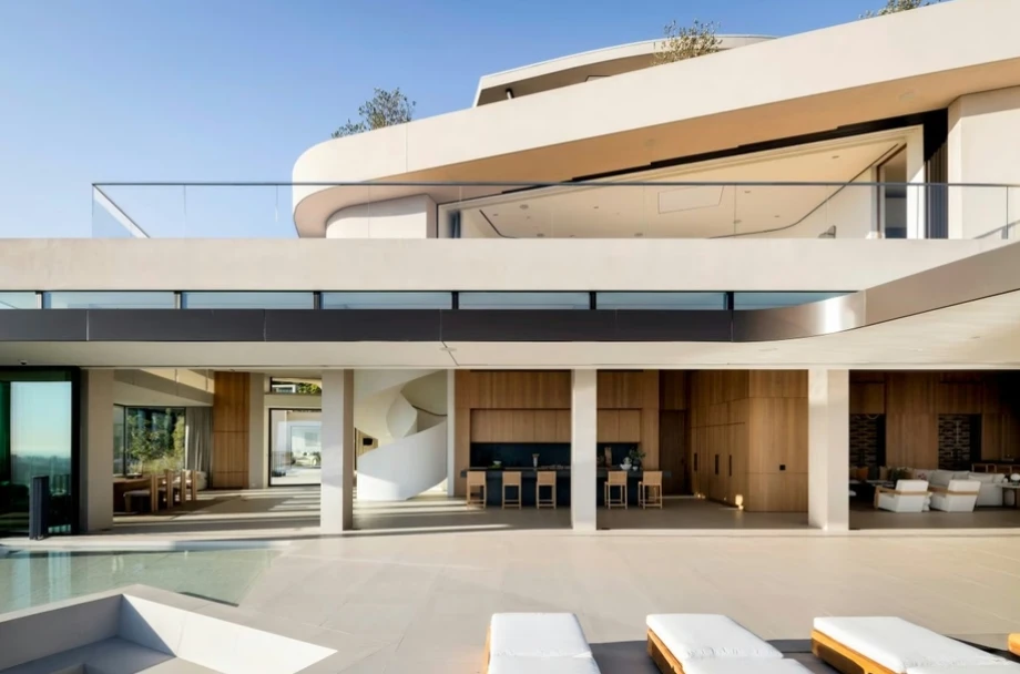 Ngôi nhà 780 tỷ của nữ tỷ phú Lucy Guo tại Los Angeles
