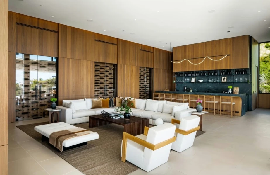 Ngôi nhà 780 tỷ của nữ tỷ phú Lucy Guo tại Los Angeles