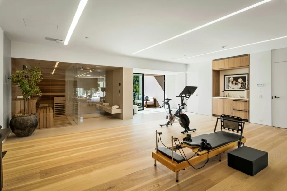 Ngôi nhà 780 tỷ của nữ tỷ phú Lucy Guo tại Los Angeles