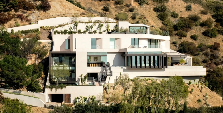 Ngôi nhà 780 tỷ của nữ tỷ phú Lucy Guo tại Los Angeles
