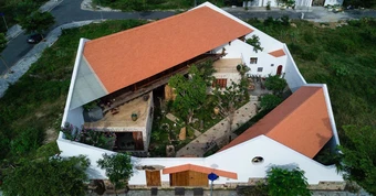 Ngôi nhà hiện đại mang đậm ảnh hưởng văn hóa nhà sàn Bắc Bộ giữa Nha Trang