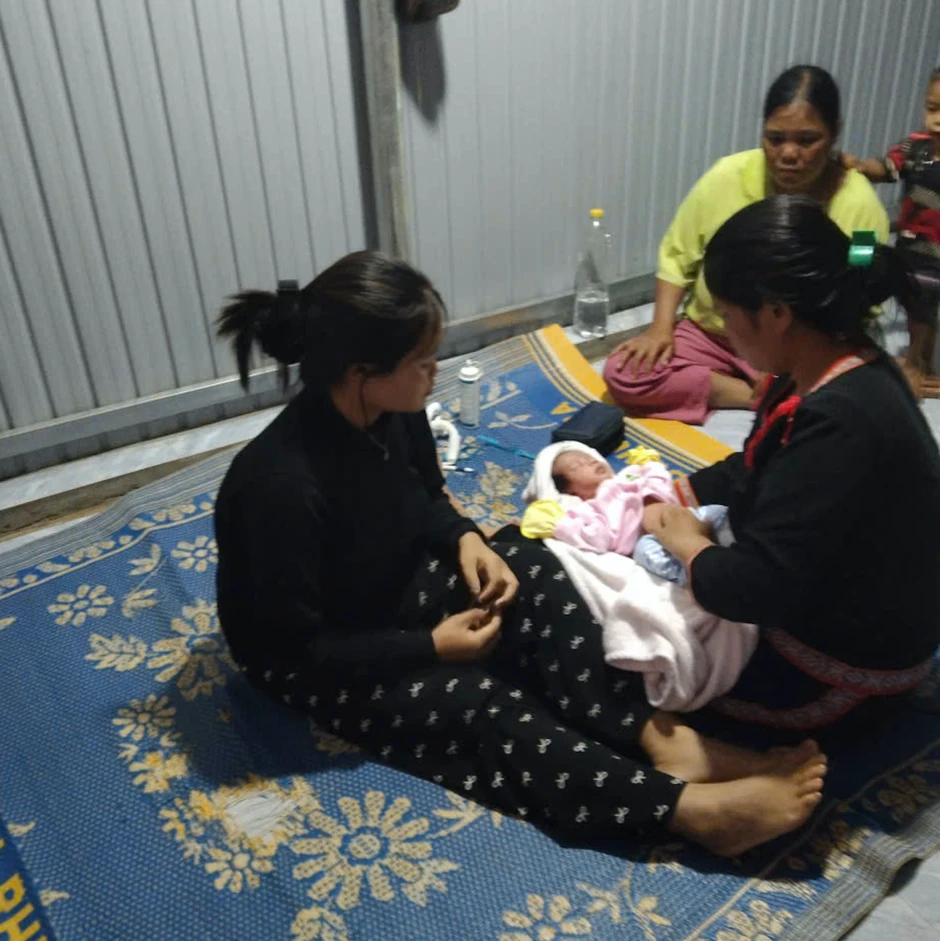 Ngọn gió lành Cô đỡ thôn bản Ngọn gió lành Cô đỡ thôn bản