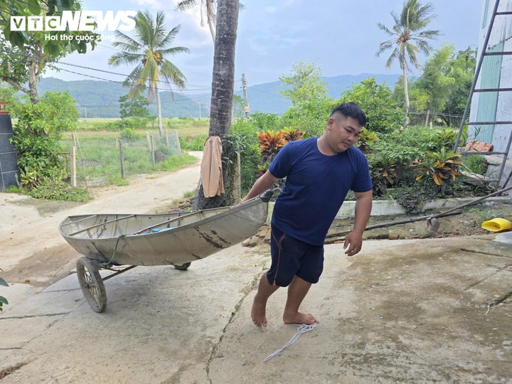 Người dân Đắk Lắk , Khánh Hòa làm gác, tích trữ lương thực đón mùa mưa bão Người dân Đắk Lắk , Khánh Hòa làm gác, tích trữ lương thực đón mùa mưa bão