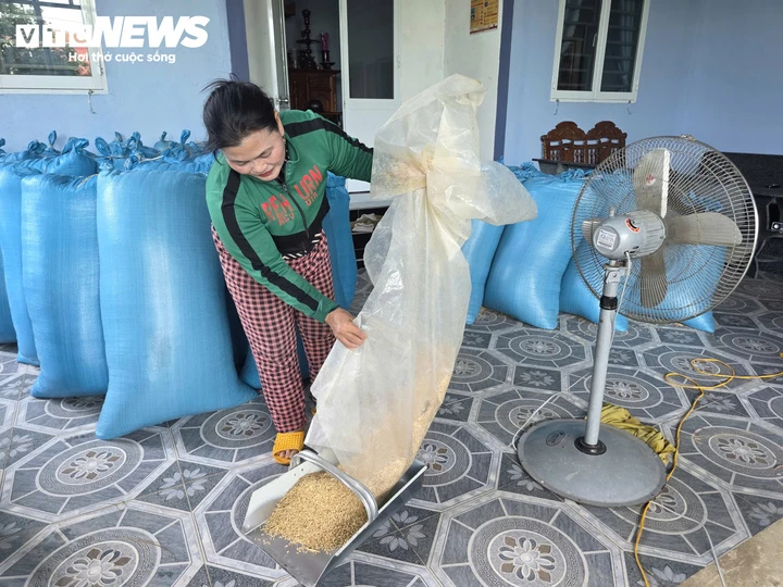 Người dân Đắk Lắk , Khánh Hòa làm gác, tích trữ lương thực đón mùa mưa bão Người dân Đắk Lắk , Khánh Hòa làm gác, tích trữ lương thực đón mùa mưa bão