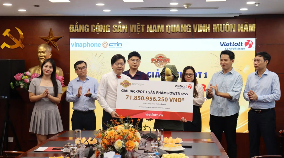 Người đàn ông hơn 1.100 lần trúng Vietlott bất ngờ trúng tiếp 71,8 tỷ đồng Người đàn ông hơn 1.100 lần trúng Vietlott bất ngờ trúng tiếp 71,8 tỷ đồng