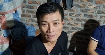 Người đàn ông kể giây phút bắc thang cứu 7 người trong vụ cháy ở Hà Nội