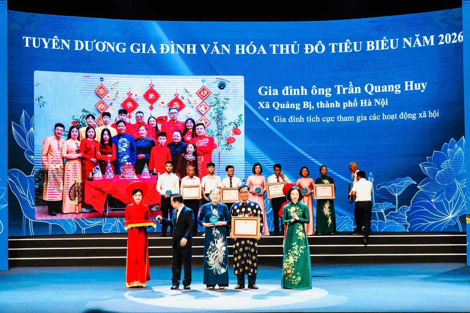 Người đàn ông ở Hà Nội hơn 10 năm nuôi lợn đất giúp người dưng Người đàn ông ở Hà Nội hơn 10 năm nuôi lợn đất giúp người dưng