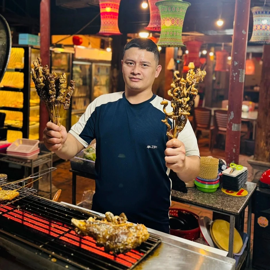 Người đàn ông Quảng Ninh vứt xe, nhảy xuống mương kéo cháu bé đang chìm dần Người đàn ông Quảng Ninh vứt xe, nhảy xuống mương kéo cháu bé đang chìm dần