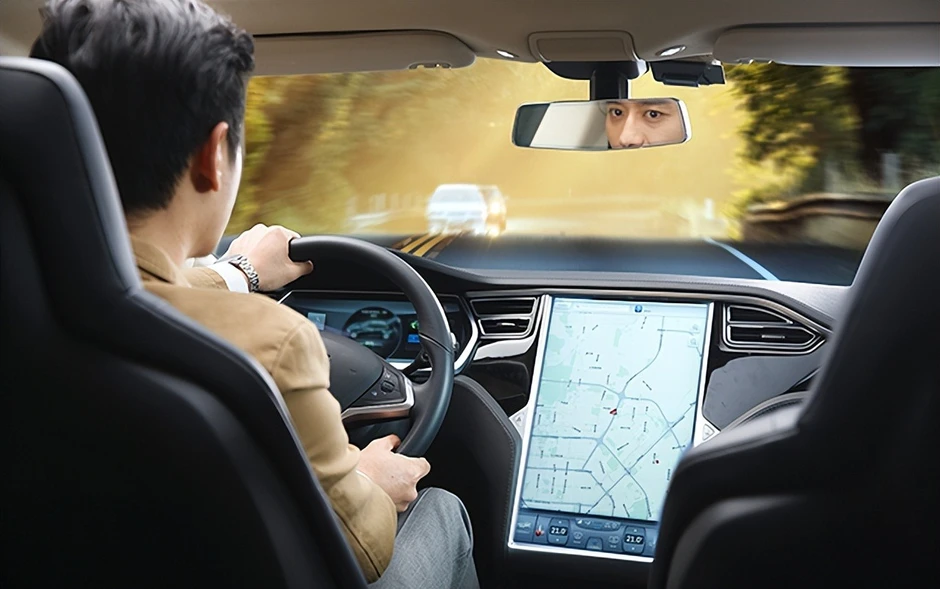 Người đàn ông vừa xuất viện đã đưa sổ tiết kiệm 2 tỷ cho con rể, lúc con trai xin mua xe lại nói: “Bố không có tiền” Người đàn ông vừa xuất viện đã đưa sổ tiết kiệm 2 tỷ cho con rể, lúc con trai xin mua xe lại nói: “Bố không có tiền”