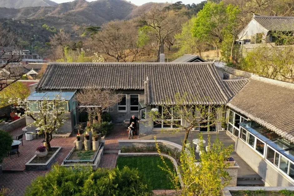 Người đàn ông xây nhà dưới chân Vạn Lý Trường Thành, hồi sinh cả ngôi làng Người đàn ông xây nhà dưới chân Vạn Lý Trường Thành, hồi sinh cả ngôi làng