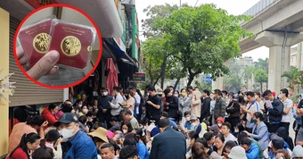 Người dân ùn ùn xếp hàng chờ lấy vàng, Bảo Tín Mạnh Hải giải thích lý do trả vàng sớm