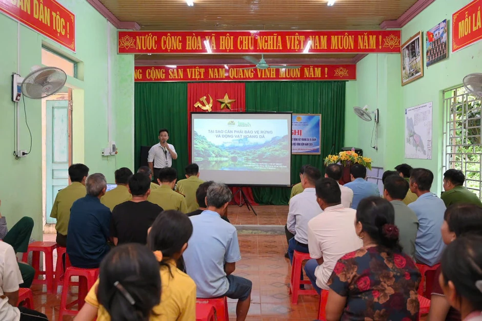 Người dân vùng đệm Vườn quốc gia Cúc Phương tự nguyện giao nộp 40 khẩu súng săn Người dân vùng đệm Vườn quốc gia Cúc Phương tự nguyện giao nộp 40 khẩu súng săn