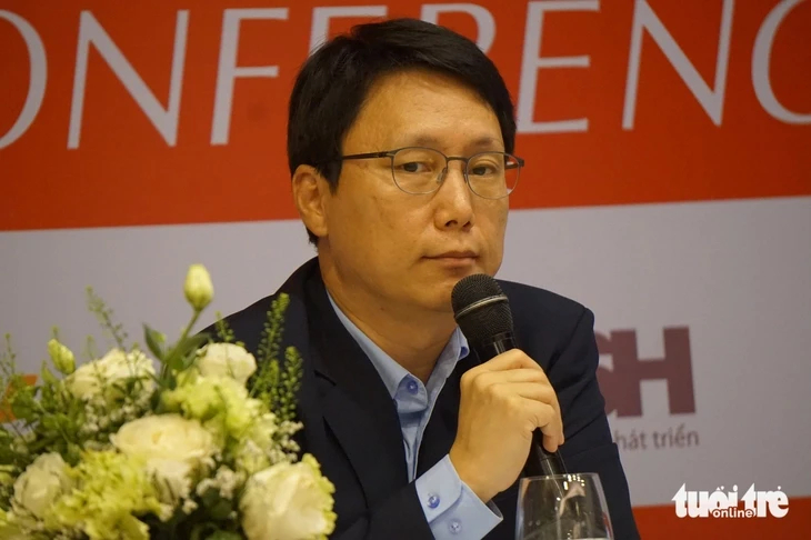 Người Hàn Quốc kinh ngạc 'sao áo dài Việt có thể đẹp như vậy' Người Hàn Quốc kinh ngạc 'sao áo dài Việt có thể đẹp như vậy'