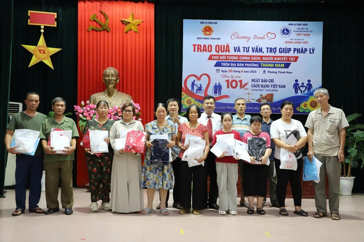 Người khuyết tật ở Ninh Bình được hỗ trợ tiếp cận chính sách pháp luật Người khuyết tật ở Ninh Bình được hỗ trợ tiếp cận chính sách pháp luật