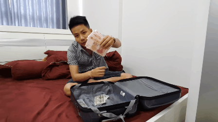 Người kiếm tiền vượt Sơn Tùng M-TP, có 2 tỷ mỗi ngày đã tuyên bố phá sản: Tình hình hiện tại Người kiếm tiền vượt Sơn Tùng M-TP, có 2 tỷ mỗi ngày đã tuyên bố phá sản: Tình hình hiện tại