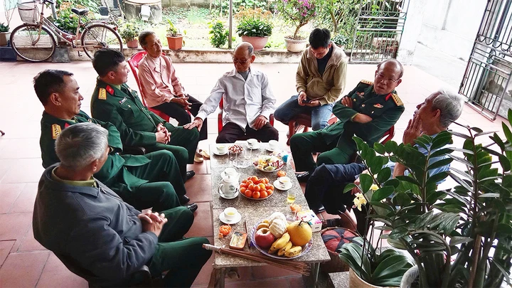 Người lính đi qua sinh tử Người lính đi qua sinh tử