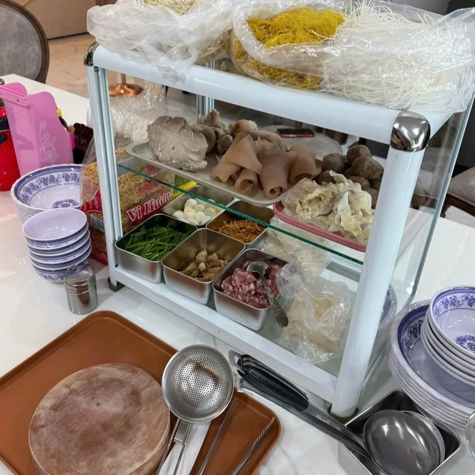 Người mẹ ở TPHCM chi tiền dựng quán vỉa hè ở bếp, “chơi đồ hàng” cùng con Người mẹ ở TPHCM chi tiền dựng quán vỉa hè ở bếp, “chơi đồ hàng” cùng con