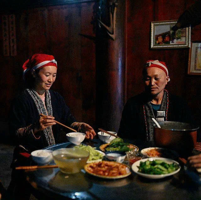 Người phụ nữ Dao đỏ khiến cư dân mạng mê mẩn vẻ đẹp vùng cao Người phụ nữ Dao đỏ khiến cư dân mạng mê mẩn vẻ đẹp vùng cao