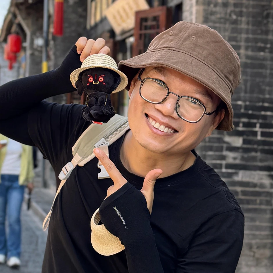 Người Việt sinh năm 1981 vừa là bác sĩ thực chiến "chảo lửa" Cấp cứu A9 Bạch Mai, vừa là tác giả sách bán chạy hàng nghìn bản