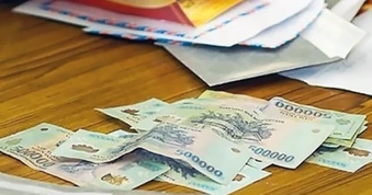 Người yêu cũ bất ngờ mừng cưới 10 triệu đồng, tôi vội giấu vợ: Đến khi sự thật bị bóc trần, cô ấy nói một câu khiến tôi cứng họng