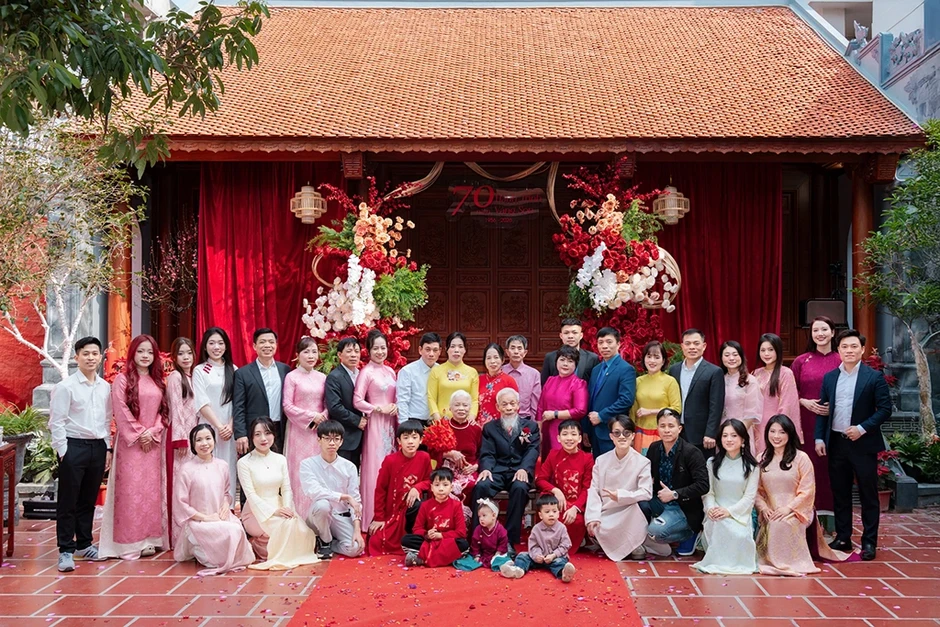 Ngưỡng mộ 70 năm bên nhau của cặp vợ chồng Ngưỡng mộ 70 năm bên nhau của cặp vợ chồng