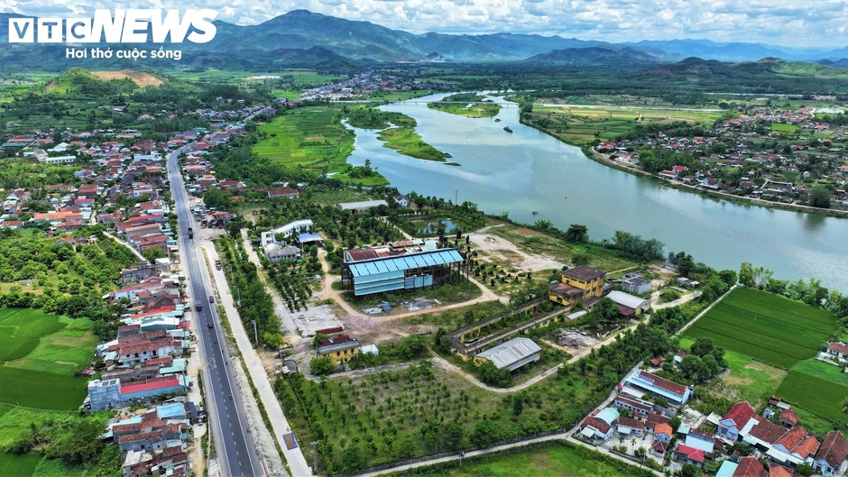 Nhà máy mía đường Bình Định gỉ sét, mục nát sau hơn 7 năm bỏ hoang Nhà máy mía đường Bình Định gỉ sét, mục nát sau hơn 7 năm bỏ hoang