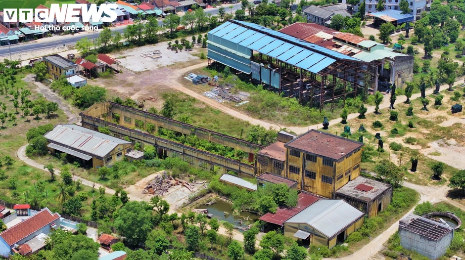 Nhà máy mía đường Bình Định gỉ sét, mục nát sau hơn 7 năm bỏ hoang Nhà máy mía đường Bình Định gỉ sét, mục nát sau hơn 7 năm bỏ hoang
