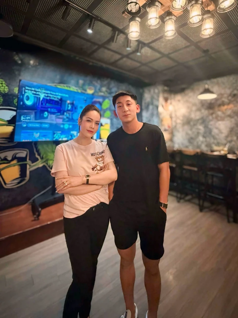 Nhật Kim Anh lên status tag thẳng Đình Bắc