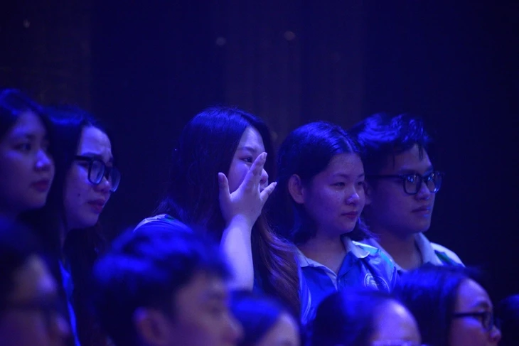 Như chưa hề có cuộc chia ly: Chỉ nhớ sai tên cây cầu mà phải mang tiếng 'mất gốc' mấy chục năm