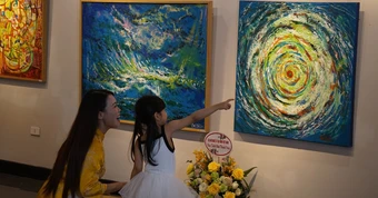 Những bức tranh ‘nhảy múa’ của Quế Chi