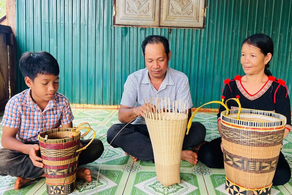 Những chuyện tình xuyên biên giới "đơm hoa, kết trái" dọc phên dậu Những chuyện tình xuyên biên giới "đơm hoa, kết trái" dọc phên dậu