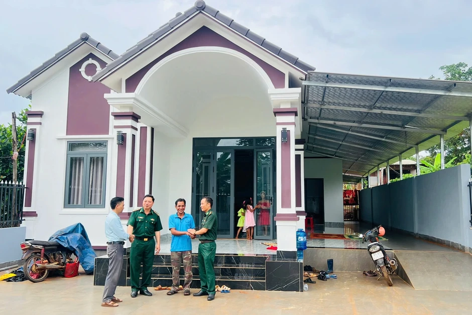 Những chuyện tình xuyên biên giới "đơm hoa, kết trái" dọc phên dậu Những chuyện tình xuyên biên giới "đơm hoa, kết trái" dọc phên dậu